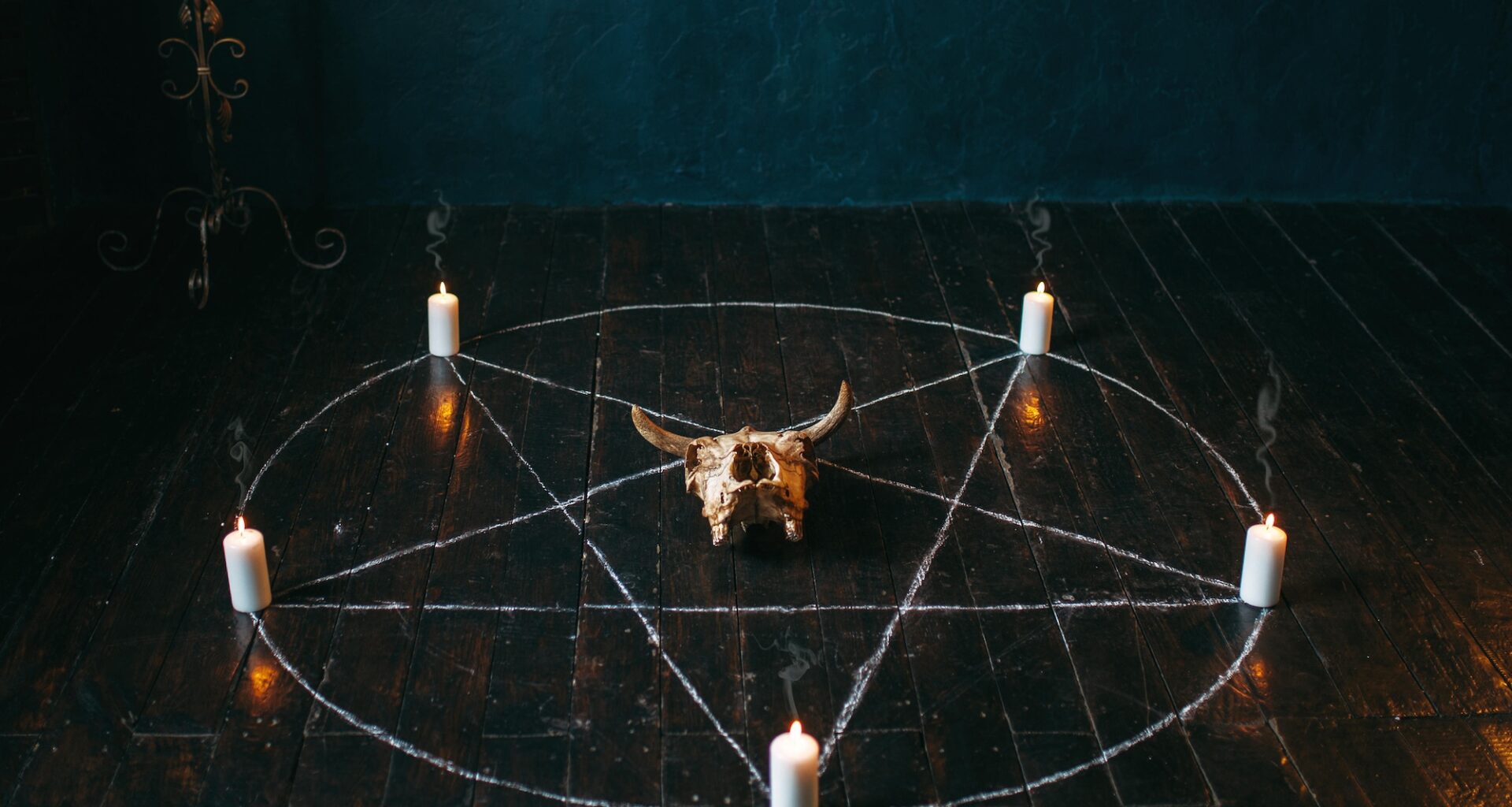 Palvoitko saatanaa 1990-luvulla? Pimeyden ruhtinas kaipaa vielä kerran apuasi, sinä hyvä ja uskollinen palvelija