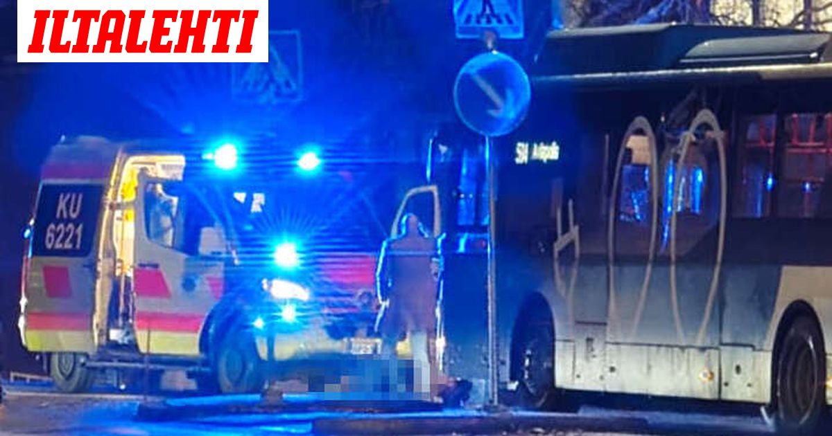 Ihminen jäänyt HSL:n bussin alle
