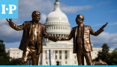 Kaataako seksi Trumpin vai korruptio Zelenskyin? – Putin voi katsella hyvillä mielin, kun demokratioissa johto rypee skandaaleissa