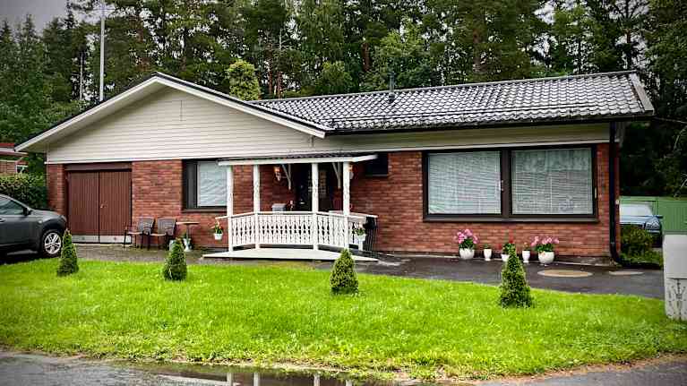 uusi kissatalo ulkokuva