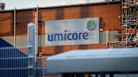 Rakennuksen seinässä on kyltti, jossa lukee Umicore. 