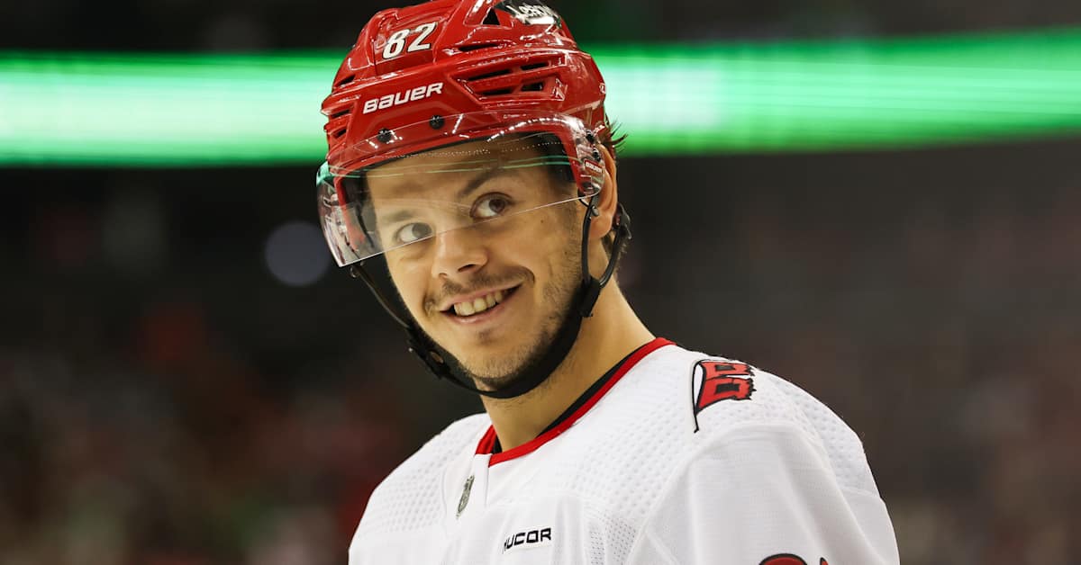 Kommentti: Carolinan on pakko kaupata Jesperi Kotkaniemi – ja mieluummin pian | Urheilu