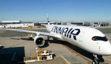 Finnair aikoo haastaa halpalentoyhtiöt: lentoyhtiö haluaa lisää tuloja lisämyynnistä, kuten matkalaukuista | Talous