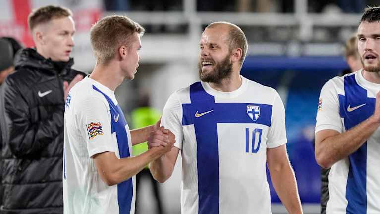 Pukki ja Antman paiskaavat kättä.