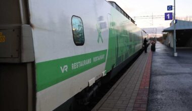 Juna hajosi raiteille, pääradalla myöhästymisiä | Uutisia lyhyesti