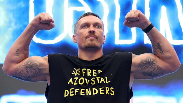 Oleksandr Usyk lähikuvassa.