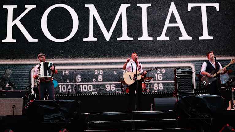 Komiat -yhtye lämmittelybändinä Katri Helenan jäähyväiskonsertissa Olympiastadionilla 16.08.2025.
