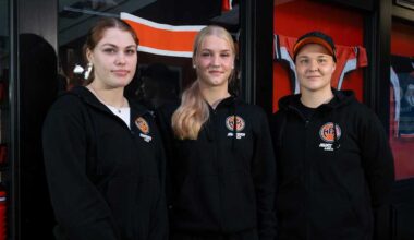 Naisleijonien puolustajalupaukset valitsivat HPK:n – konkarivahti kertoo, mikä Hämeenlinnassa vetää | Urheilua lyhyesti