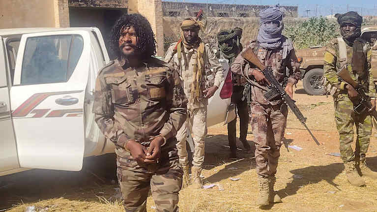 Puolisotilaallisen Rapid Support Forces-ryhmän sotilaita Al- Faširissa Darfurin alueella.