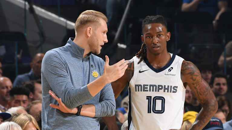 Tuomas Iisalo ja Ja Morant NBA:ssa.