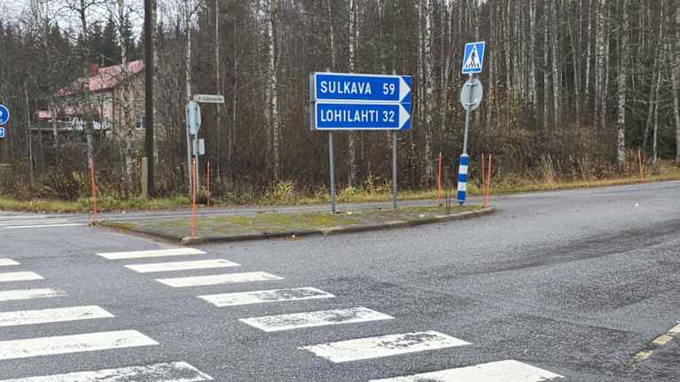 Tienristeys, josta pääsee Sulkavalle ja Lohilahdelle.