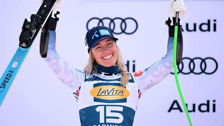 Kajsa Vickhoff Lie tuulettaa.