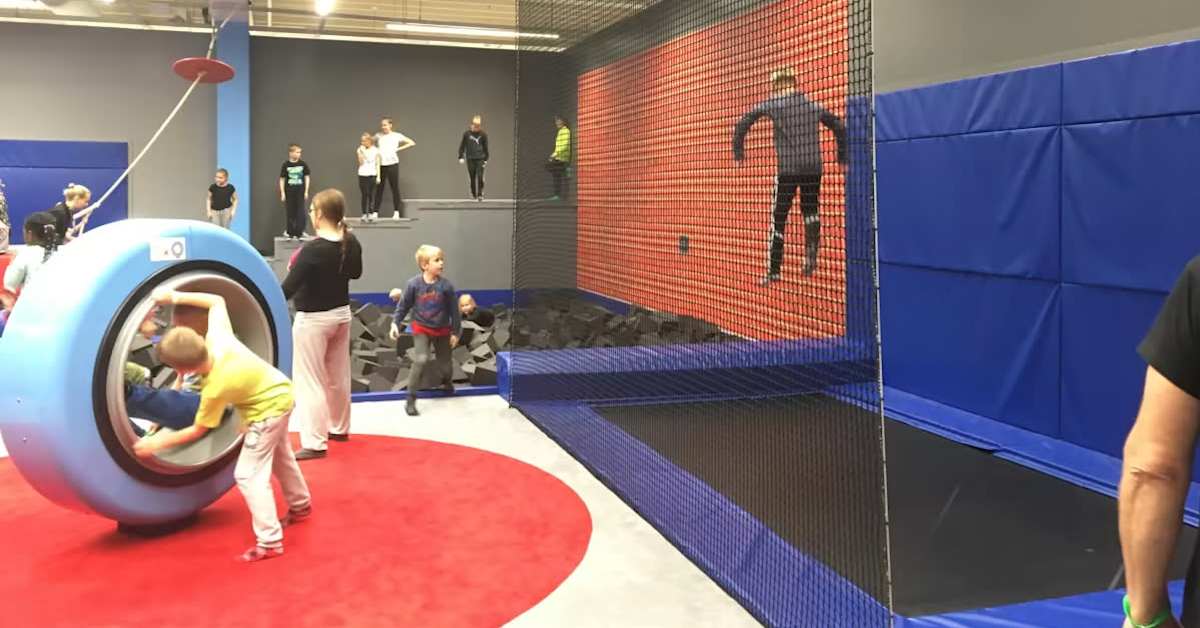 Lapsi loukkaantui vakavasti Kouvolan sisäleikkipuistossa – kuljetettiin sairaalaan | Kotimaa