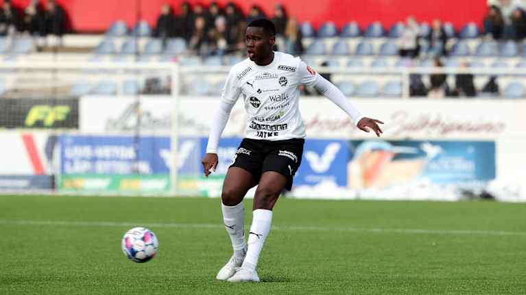 Ryan Mahuta FC Hakassa.