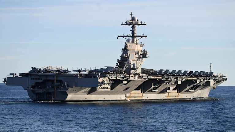 Lentotukialus USS Gerald R. Ford merellä.
