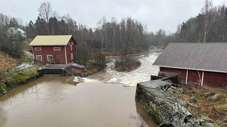 Tönnönkosken mylly ja pato Porvoonjoessa Orimattilassa.