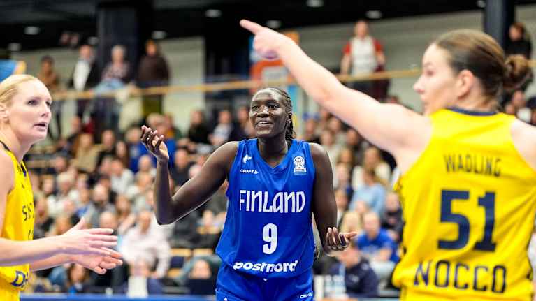 Awak Kuier iloisena Ruotsia vastaan.