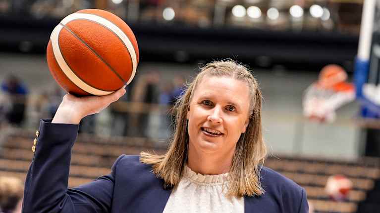 Taru Tuukkanen lähikvuassa.