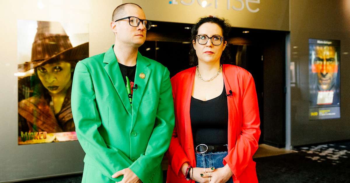 Katsoimme Wickedin jatko-osan kahden superfanin kanssa – ”En tiedä, koska toivun tästä” | Kulttuuri