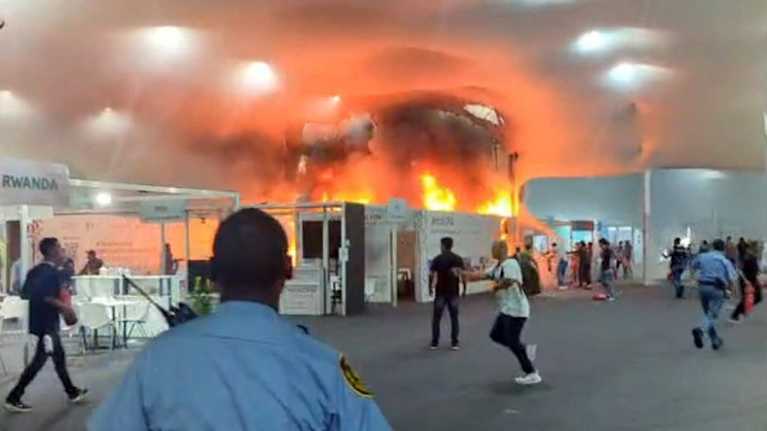 Belemin Ilmastokokous COP30 keskeytyi välillä tulipalon takia.