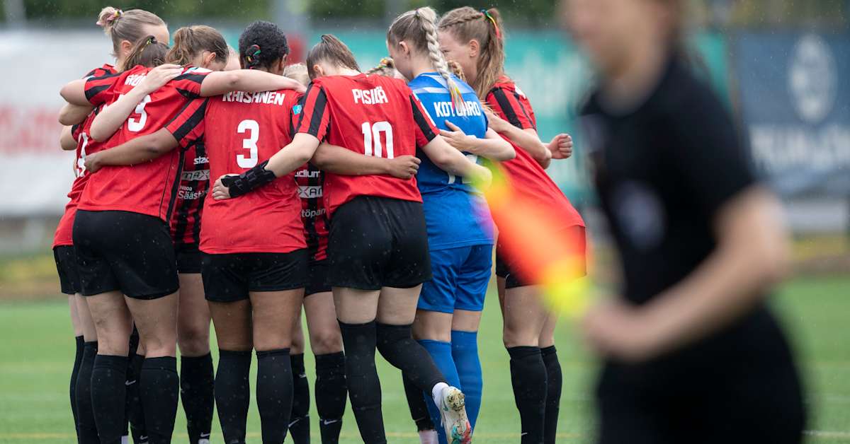 Palloliiton poikkeuk­sellinen päätös nostattaa raivoa – kokenut futis­pomo: ”Vaikea uskoa, voiko olla tottakaan” | Urheilu