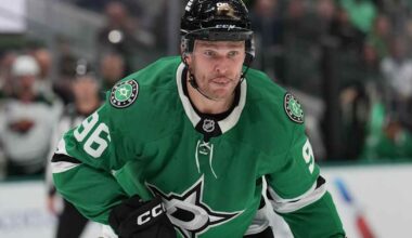 Mitä Mikko Rantanen oikein törttöilee NHL:ssä? Ismo Lehkonen kertoo, miksi suomalais­tähden toiminta muuttui rajusti | Urheilua lyhyesti