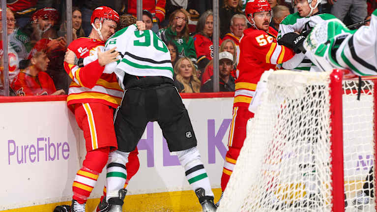 Jonathan Huberdeau tappeli Mikko Rantasen kanssa.