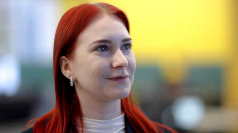 Kuvassa Oulun yliopiston ylioppilaskunnan hallituksen puheenjohtaja Vilma Sippola.