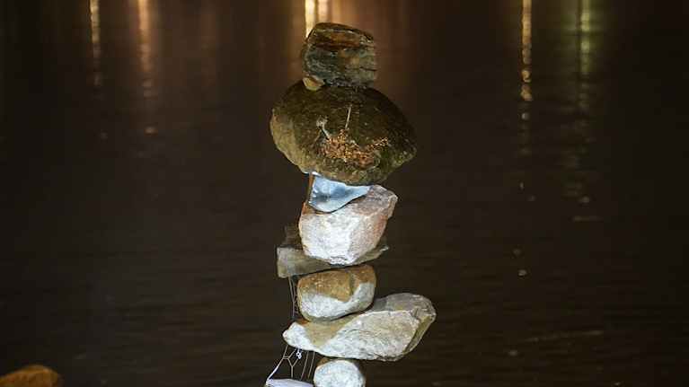 Markku Puustisen Seita-teos Töölönlahdella. 