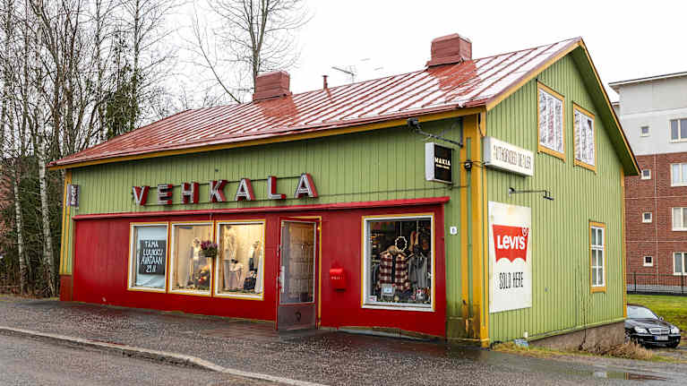 Farkkukauppa Vehkala ulkoa.