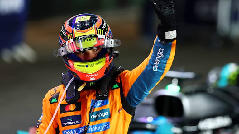 Oscar Piastri juhli Qatarin F1-sprintin voittoa.