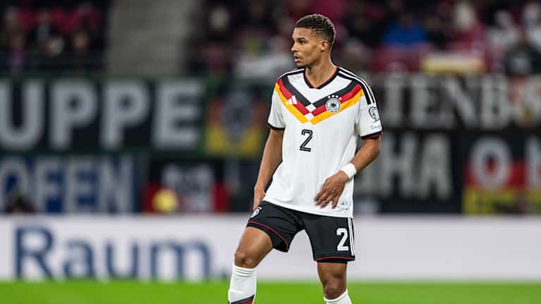 Malick Thiaw Saksan paidassa.