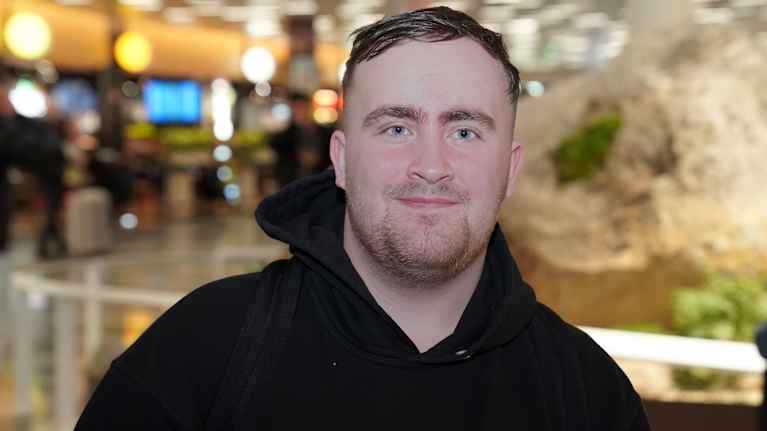 Dartsin maailmanmestari Luke Littler.