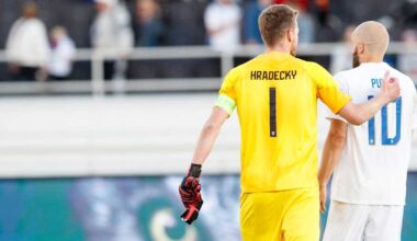 Teemu Pukki muistelee hetkittäin historiallista iltaa YouTubea katsomalla – Lukas Hradeckya huvittaa ystävänsä ruokatapa | Urheilu