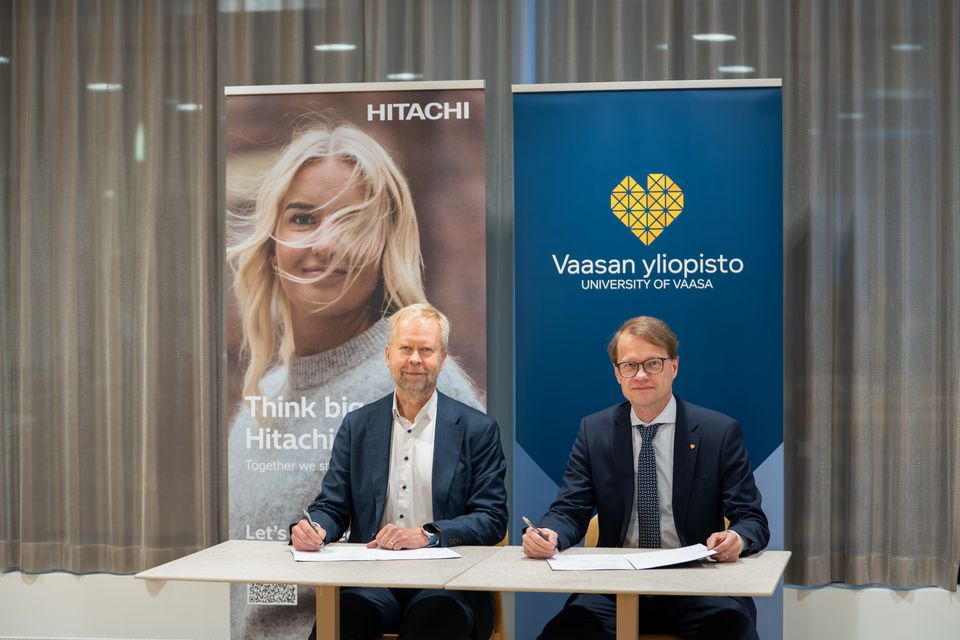 Vaasan yliopisto ja Hitachi Energy sopivat strategisesta koulutus- ja tutkimusyhteistyöstä