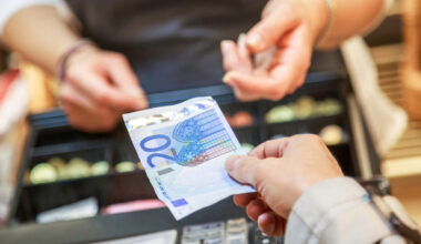 Nämä asiat eri tuloluokissa huolettavat – mihin ryhmään sinä kuulut?