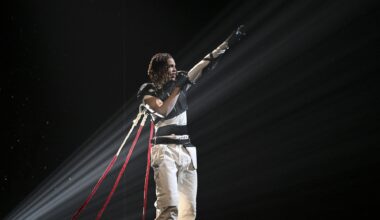 Tauolla oleva Sexmane ilmoitti itsestään pitkästä aikaa