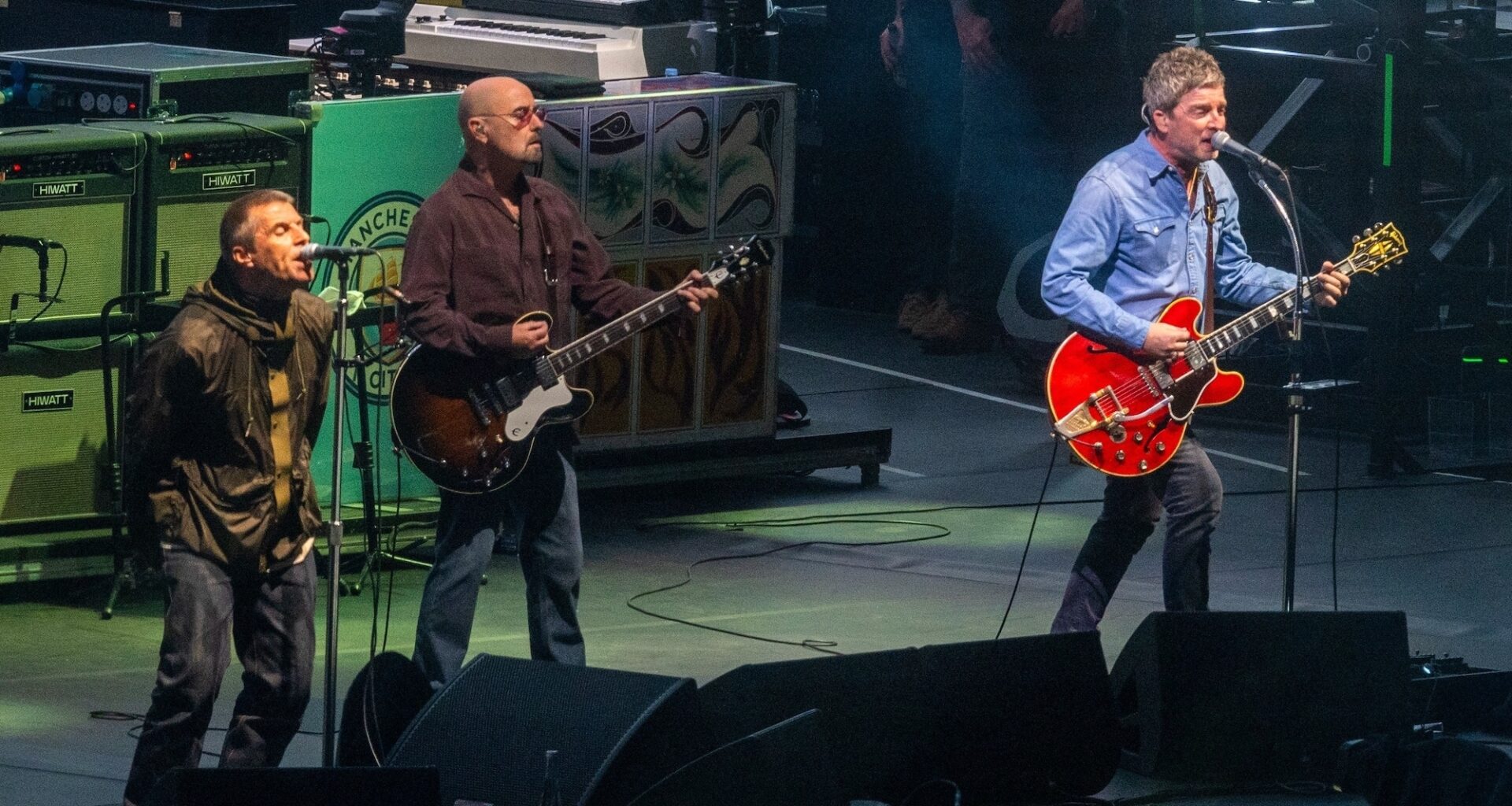 Millaisissa väleissä Gallagherin veljekset ovat olleet Oasiksen paluukeikoilla? Bändin jäsen kertoo