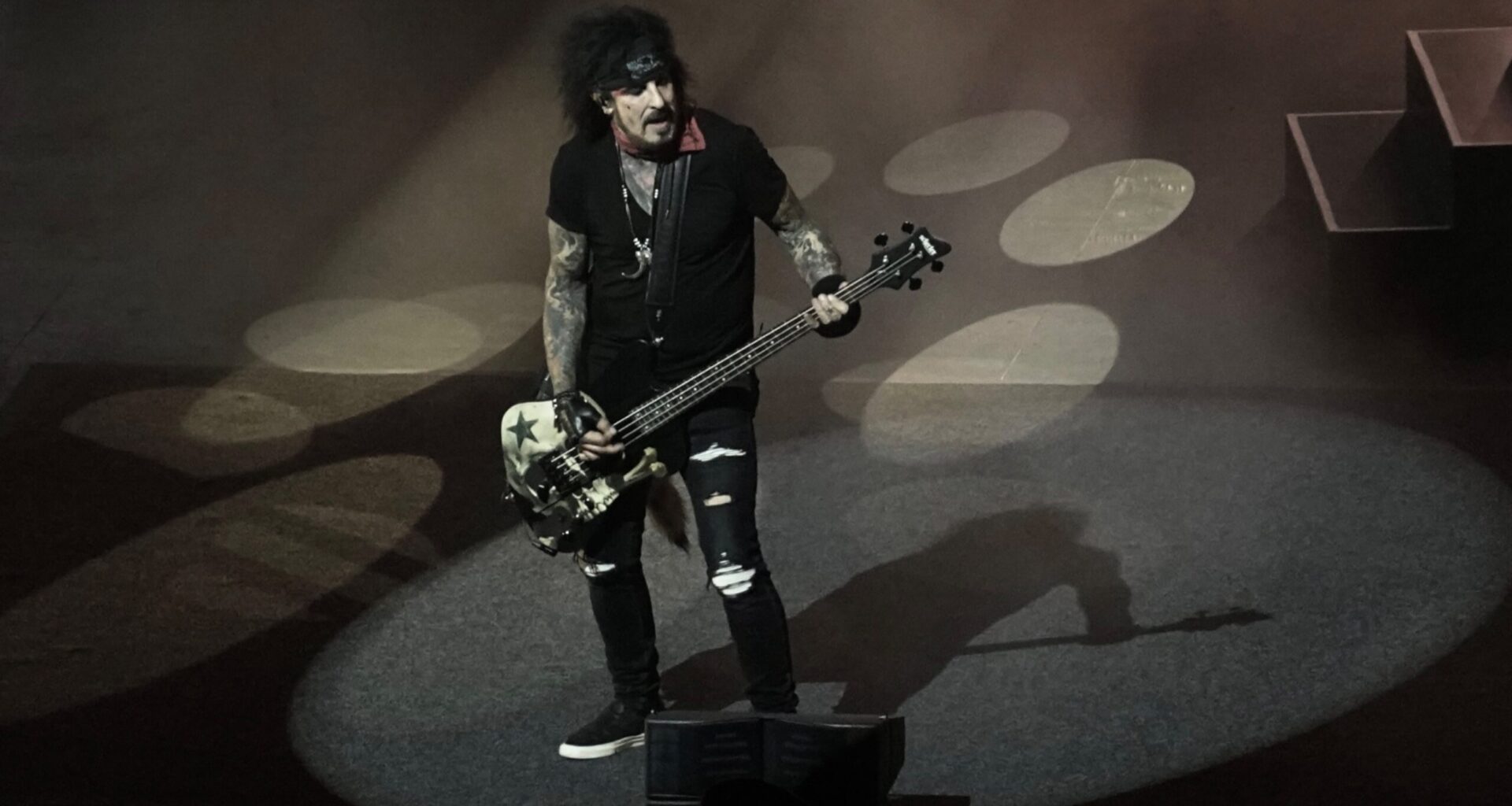 Mötley Crüen Nikki Sixx: "En pidä siitä, jos 65-vuotias artisti yrittää käyttäytyä kuin 25-vuotias"