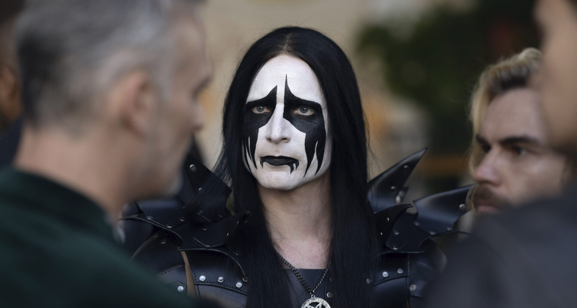 Illalla tv:ssä: Lähdetäänkö Saksaan rokkaamaan? Nyt ei ole luvassa kevyt reissu!