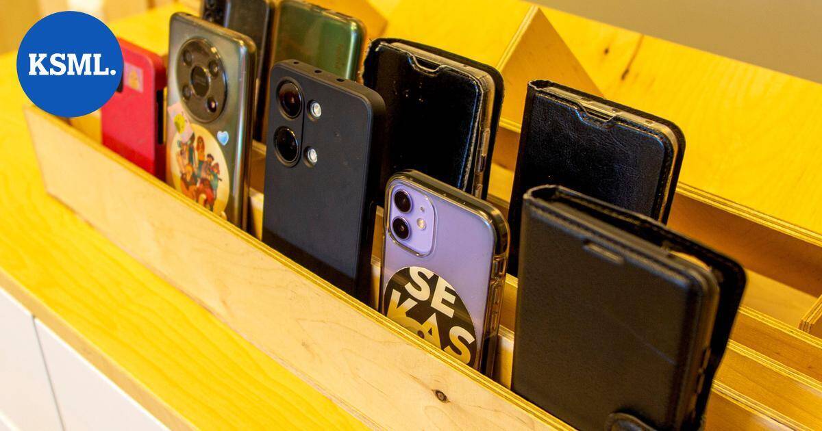 Puhelimien käyttö Jyväskylän kouluissa kielletään välitunneilla myös yläkoululaisilta – lautakunnassa äärimmäisen tiukka äänestys | Keski-Suomi