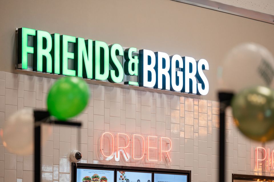 Friends & Brgrs avaa uuden ravintolan Jyväskylän Seppälään torstaina 27.11. klo 10.30