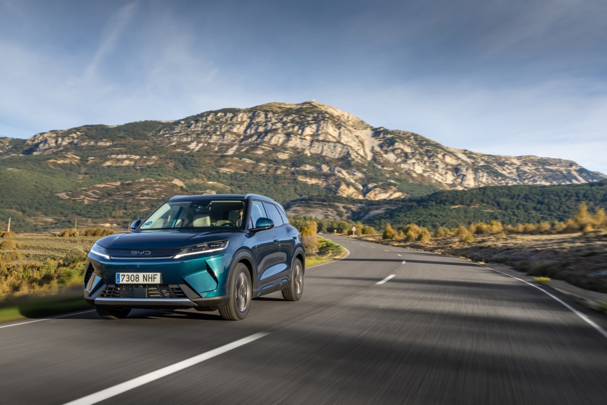 BYD Atto 2 DM-i -mallissa polttomoottori lataa akkua