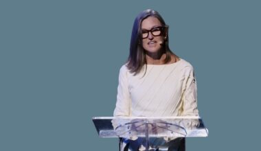 Cathie Wood teknologiasijoittaja