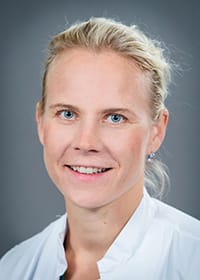 – Leikkausta ei koskaan tehdä hajuaistin takia vaan muista syistä, erikoislääkäri Johanna Wikstén kertoo.