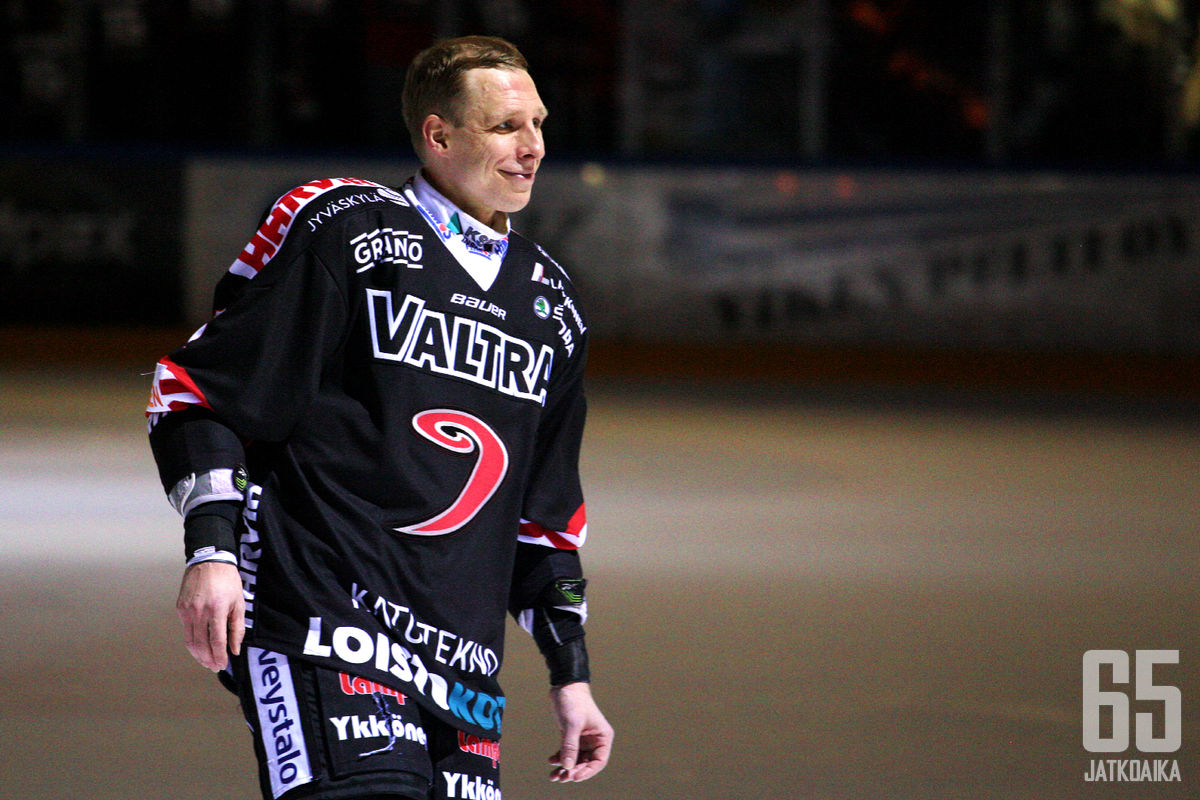 Hytönen voitti hurrikaanipaidassa CHL-mestaruuden sekä kaksi Suomen mestaruutta.