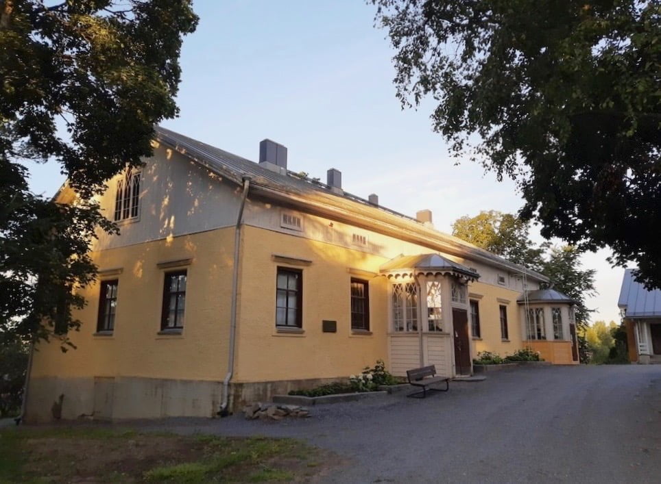 Monipuolinen kattaus taidetta Jaatsin saleihin: Katso vuoden 2026 näyttelyt - Alueviesti