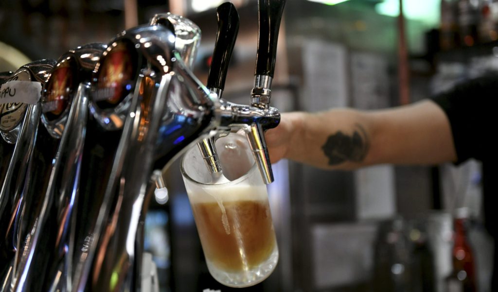 Älä luota alkoholilaskureihin – varoitus pikkujoulukauden arvioskaupoista