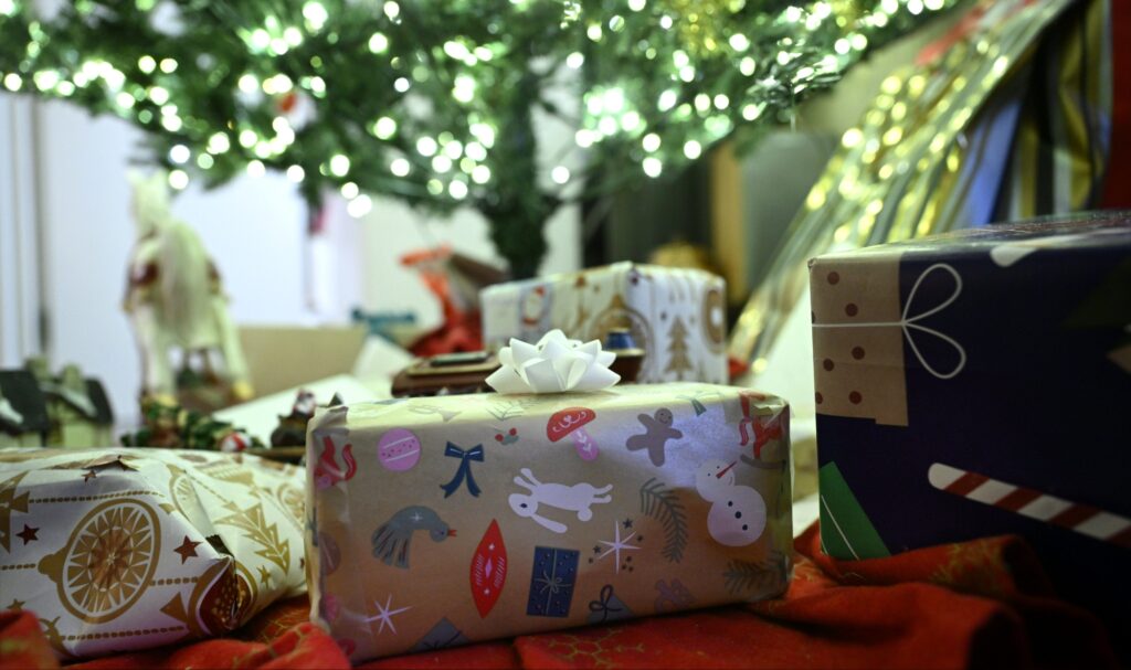 Tuhannet vähävaraiset lapset olivat vaarassa jäädä ilman joululahjaa – "Olemme sydämestämme surullisia"