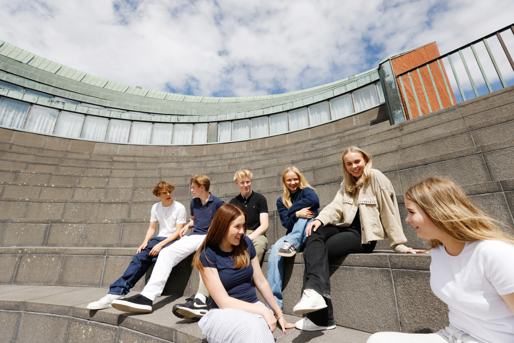 Miksi teknologiateollisuus tarvitsee niin paljon uusia osaajia? – Asiantuntijat vastaavat